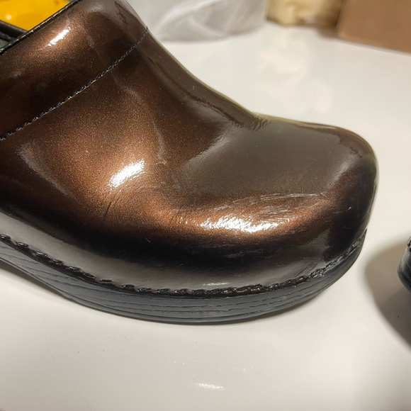USED Dansko Brown Metalic - Picture 4 of 7